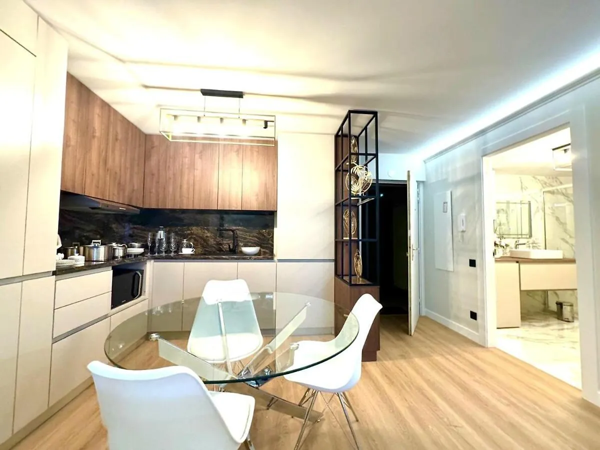 Stylish Flat 1Br With Terrace, Park & Pool Διαμέρισμα Roquebrune-Cap-Martin 0*,  Γαλλία