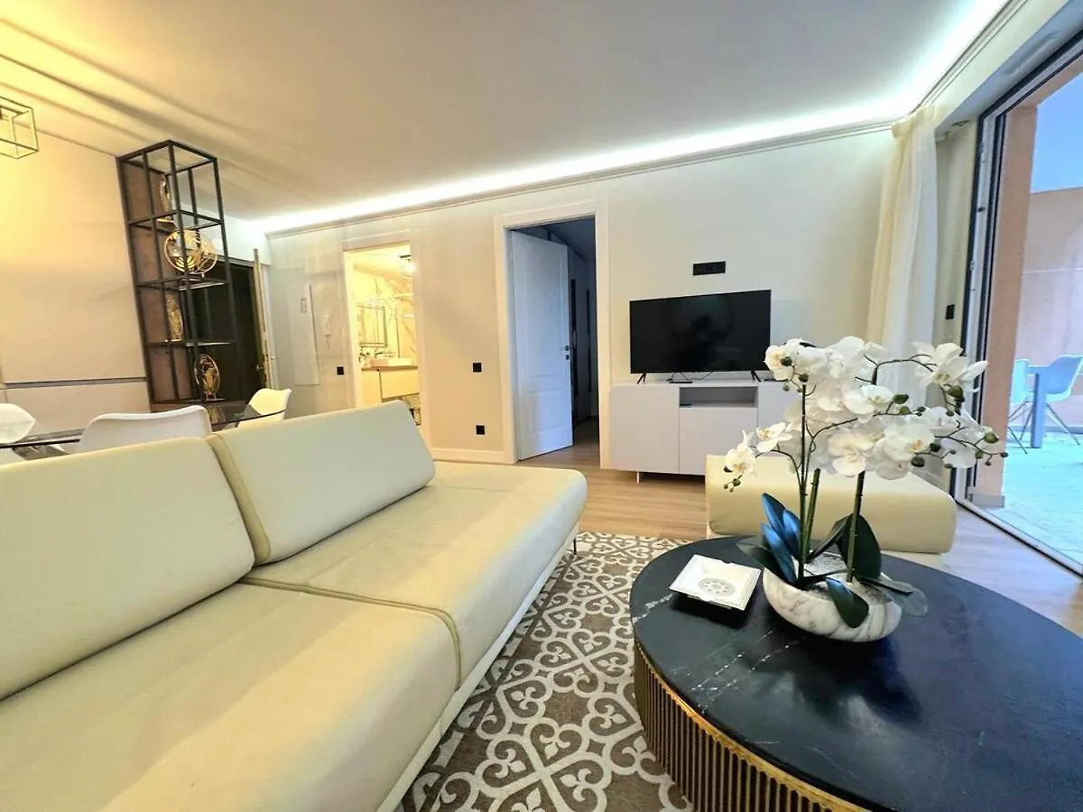 Stylish Flat 1Br With Terrace, Park & Pool Διαμέρισμα Roquebrune-Cap-Martin